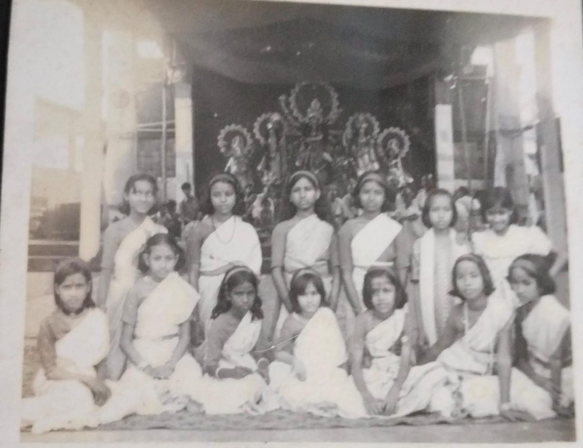 Durga Puja aarti group, c. 1981–82